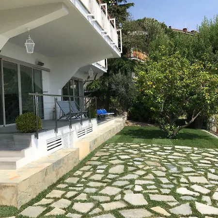 Mimosa - Large Luxury For Two Families! San Remo
